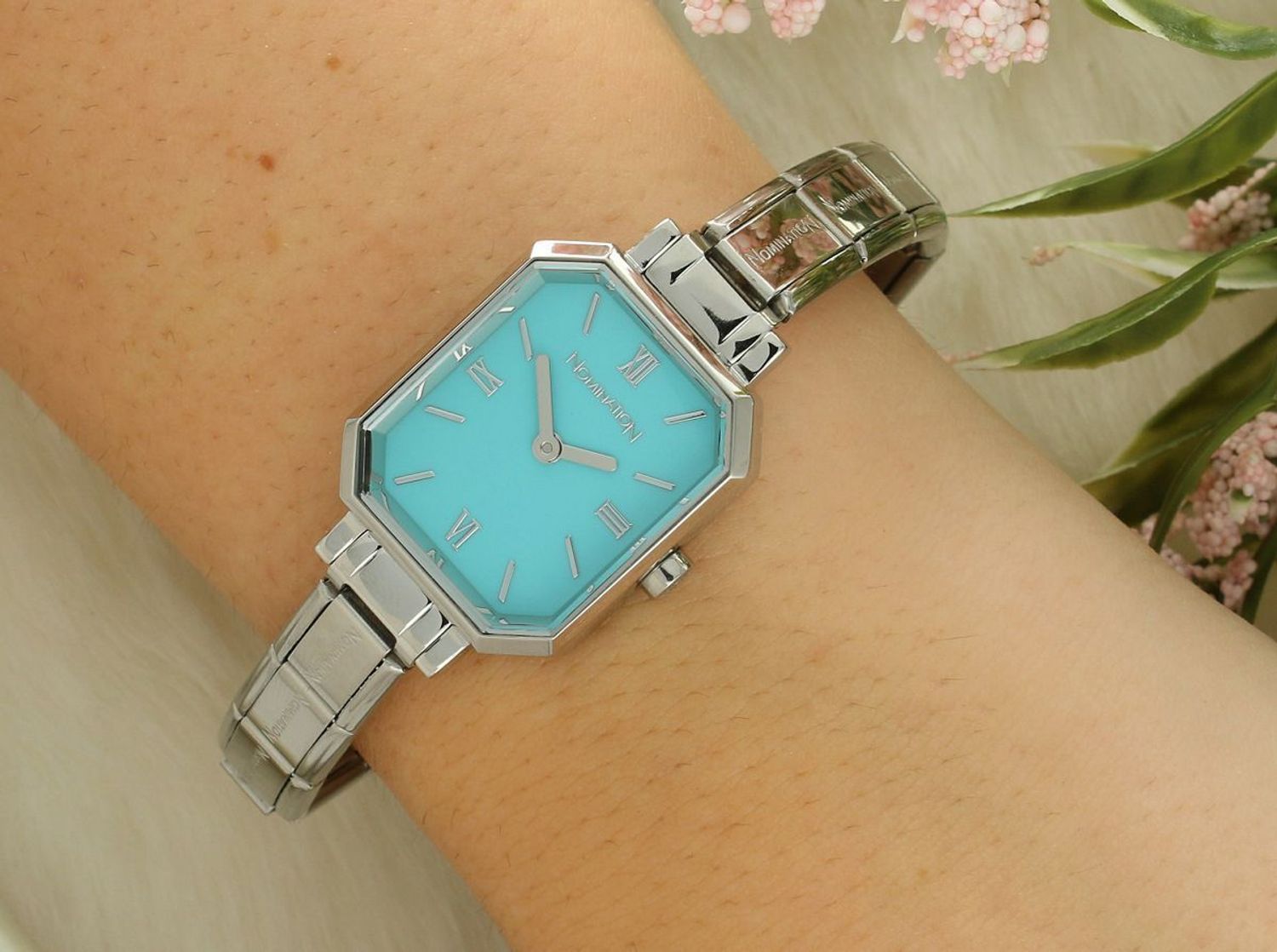 Elegancki zegarek damski Nomination Composable 076037032 z turkusową tarczą i bransoletą Composable Classic. Wymienne ogniwa, mechanizm kwarcowy Miyota, wodoszczelność 3ATM.1.jpg